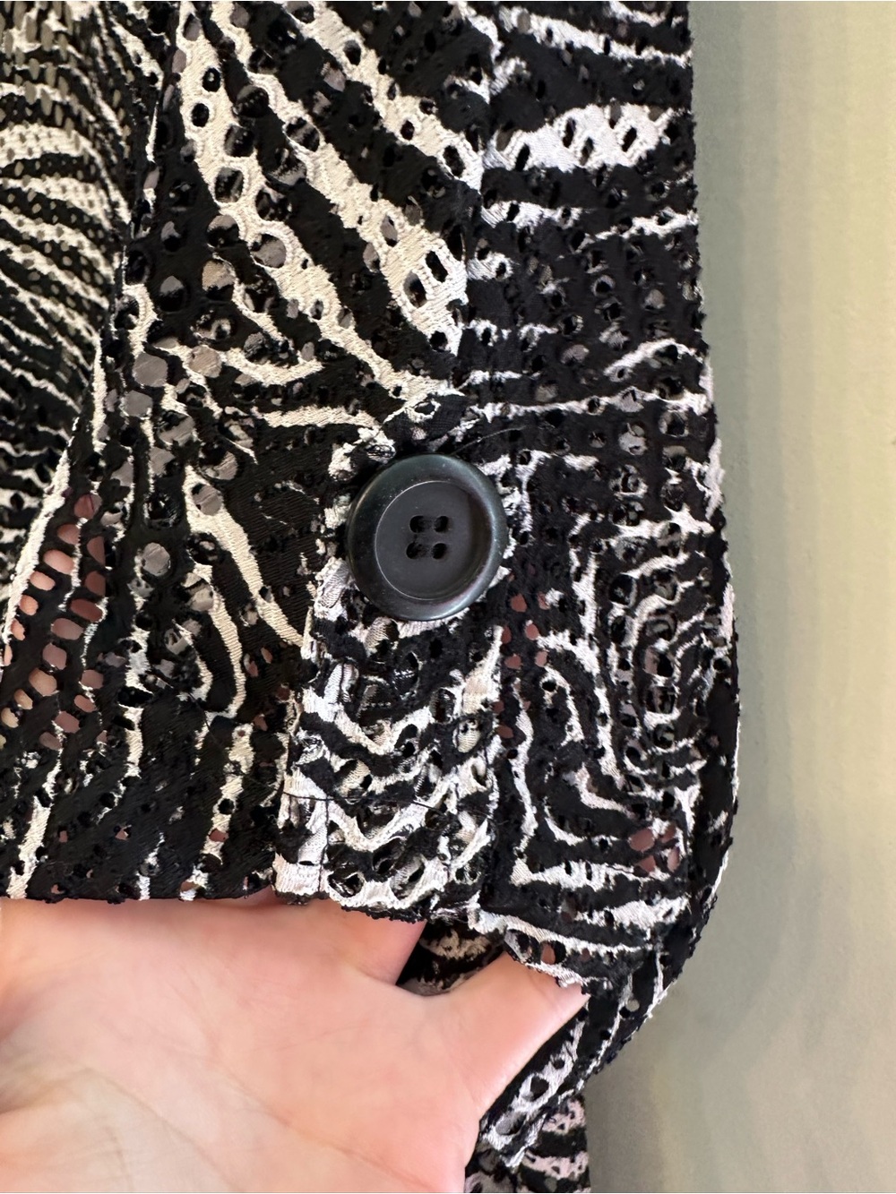 Vintage Y2K Erin London Black & White Striped V-Neck Button-Front Cardigan M - Picture 6 of 8